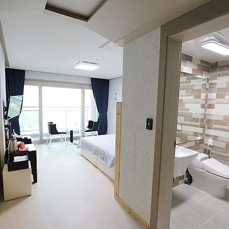The Four Hills Jeju Hotel Bagian luar foto