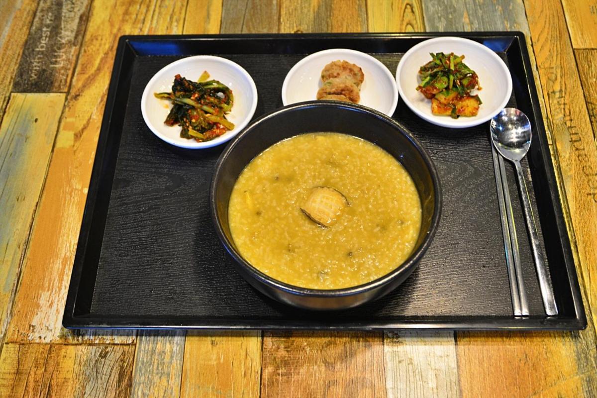 The Four Hills Jeju Hotel Bagian luar foto