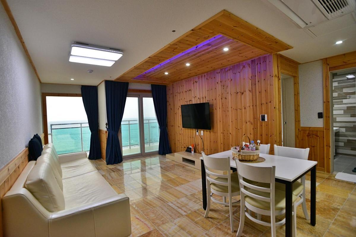 The Four Hills Jeju Hotel Bagian luar foto