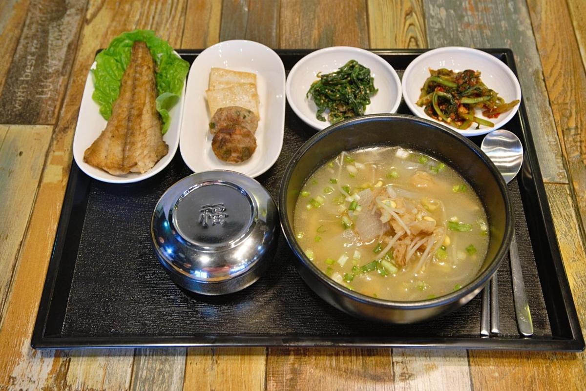 The Four Hills Jeju Hotel Bagian luar foto